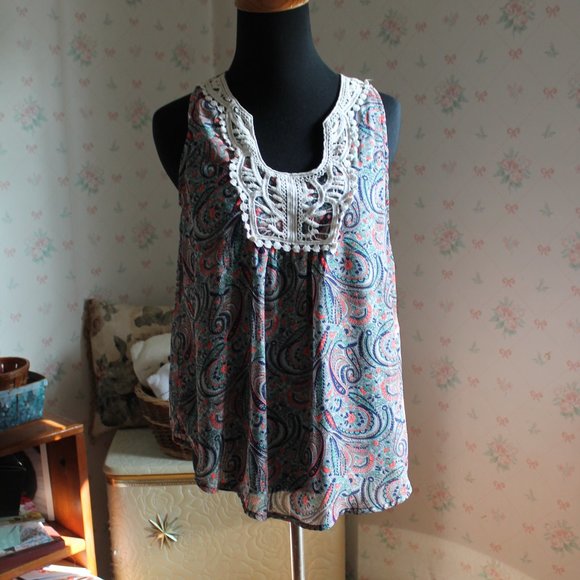 Collective Concepts Sleeveless Blouse with Crochet, Petite Small - Picture 1 of 8